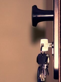 8 Hotel Room Red Flags That Should Immediately Raise Alarm Bells