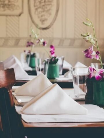 I'm a Fine-Dining Captain: 5 Napkin Habits That Quietly Horrify Staff