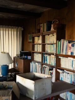 If Clutter Stresses You Out, Organizers Warn You May Be Hoarding These 7 Anxiety-Triggering Items