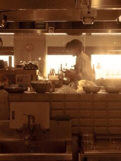 Restaurant Servers Instantly Judge These 11 Customer Behaviors the Moment You Sit Down